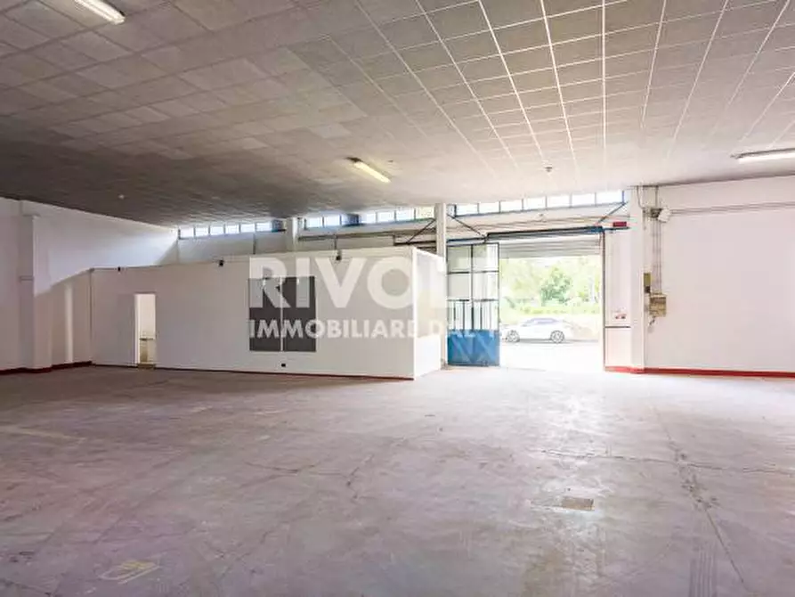 Immagine 35 di Capannone industriale in affitto  in Via di Torre Spaccata a Roma