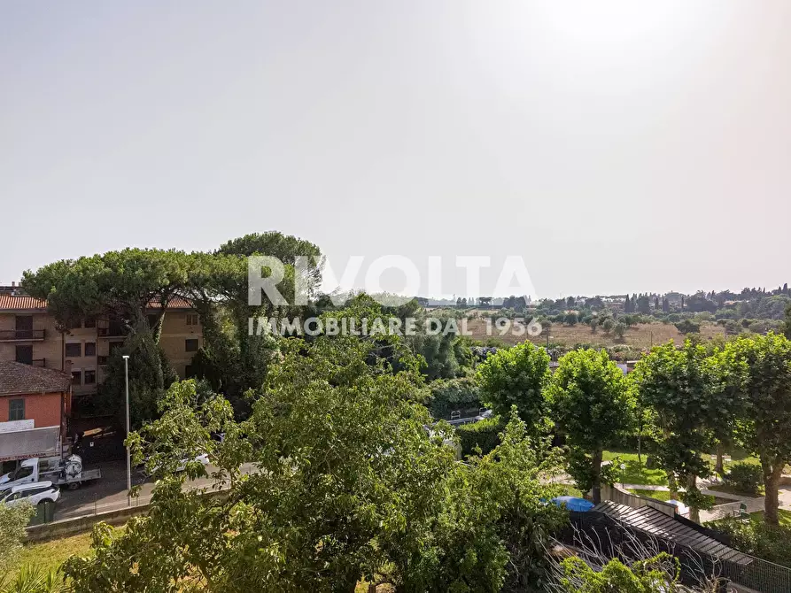 Immagine 43 di Appartamento in vendita  in Via Cassia a Roma