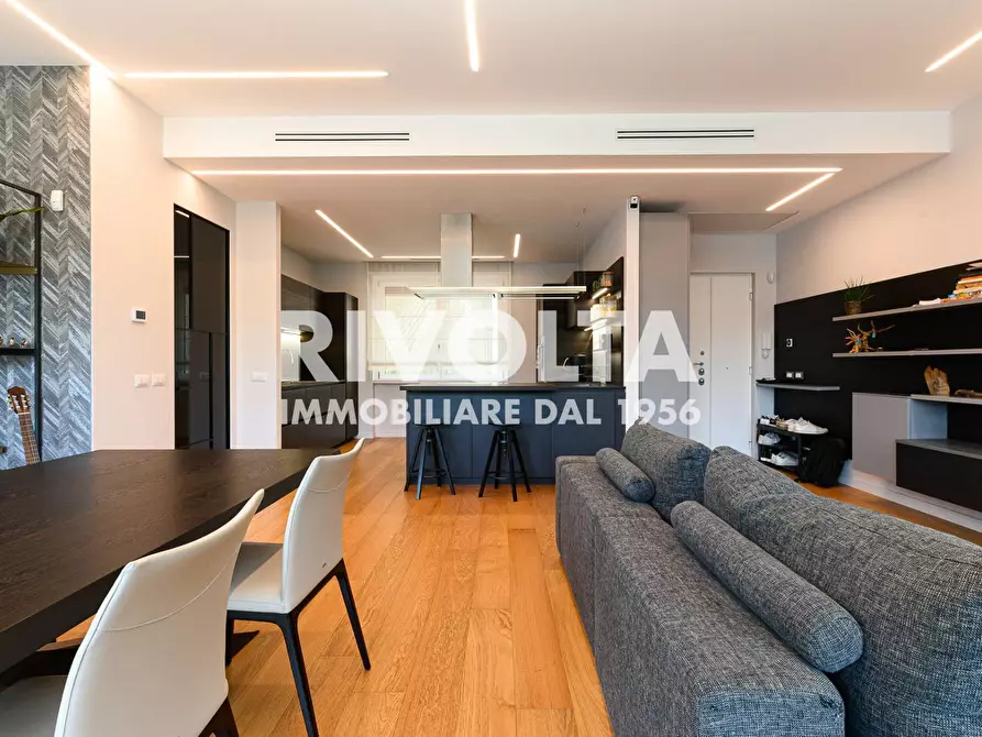 Immagine 5 di Appartamento in vendita  in Via Campo Catino a Roma