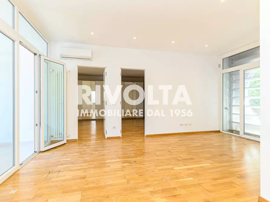 Immagine 4 di Appartamento in affitto  in Via Stresa a Roma