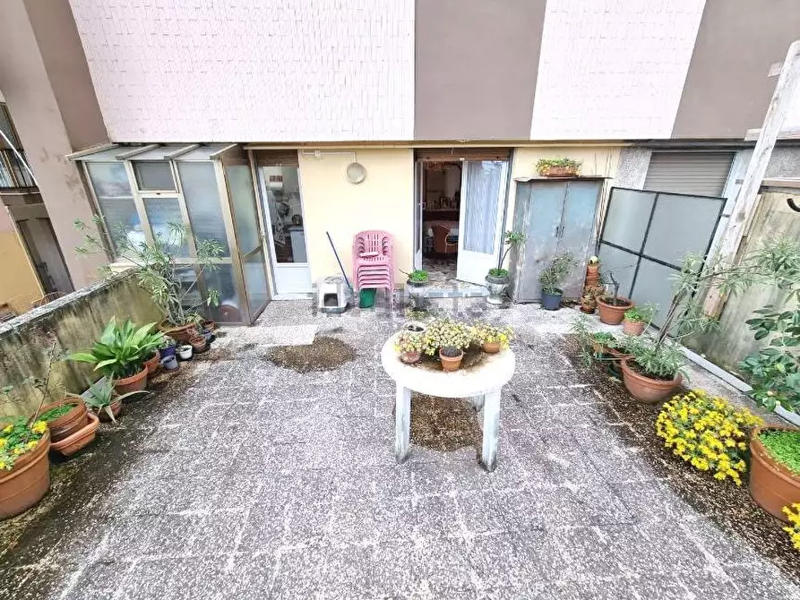 Immagine 2 di Appartamento in vendita  in Via Genova a Savona