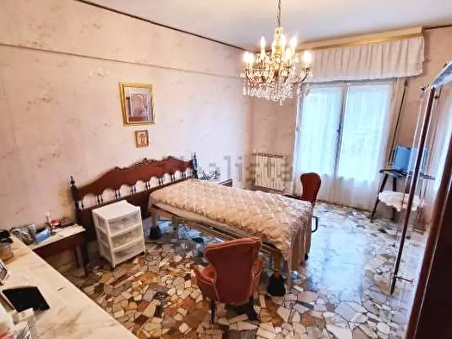 Immagine 4 di Appartamento in vendita  in Via Genova a Savona