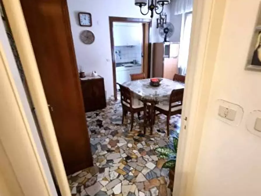 Immagine 11 di Appartamento in vendita  in Via Genova a Savona