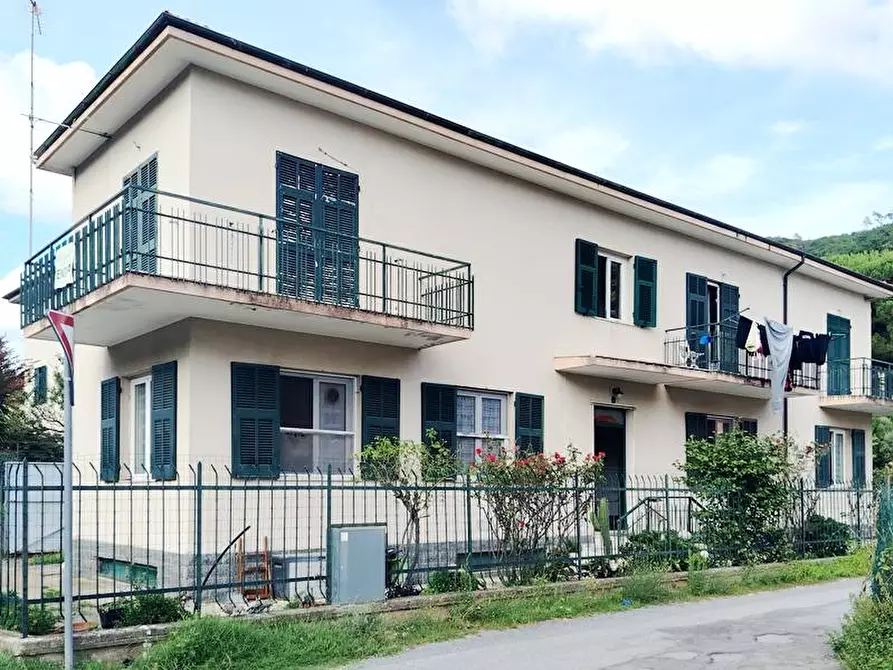 Immagine 1 di Villa in vendita  in Via dei Carabigi 18a a Albisola Superiore