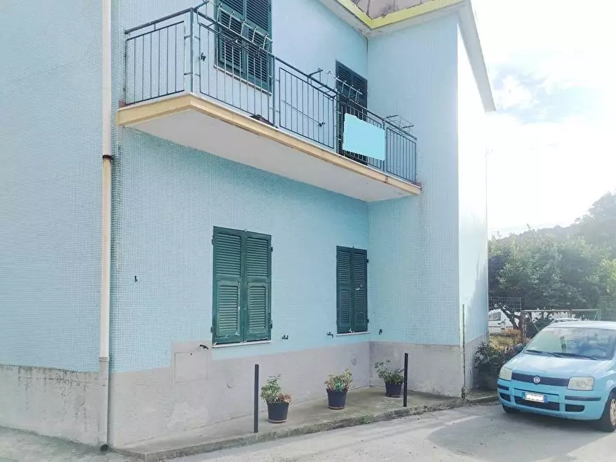 Immagine 2 di Villa in vendita  in Via dei Partigiani a Albisola Superiore