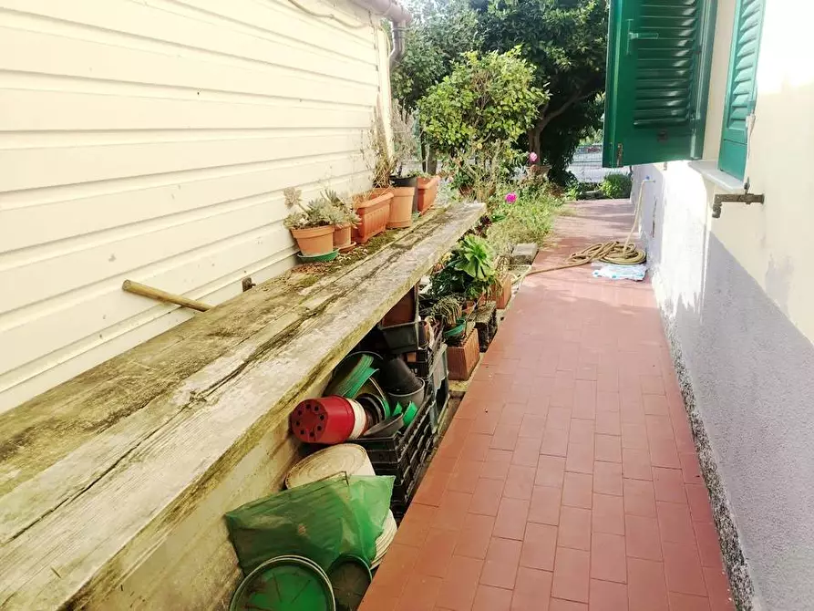 Immagine 8 di Villa in vendita  in Via dei Partigiani a Albisola Superiore