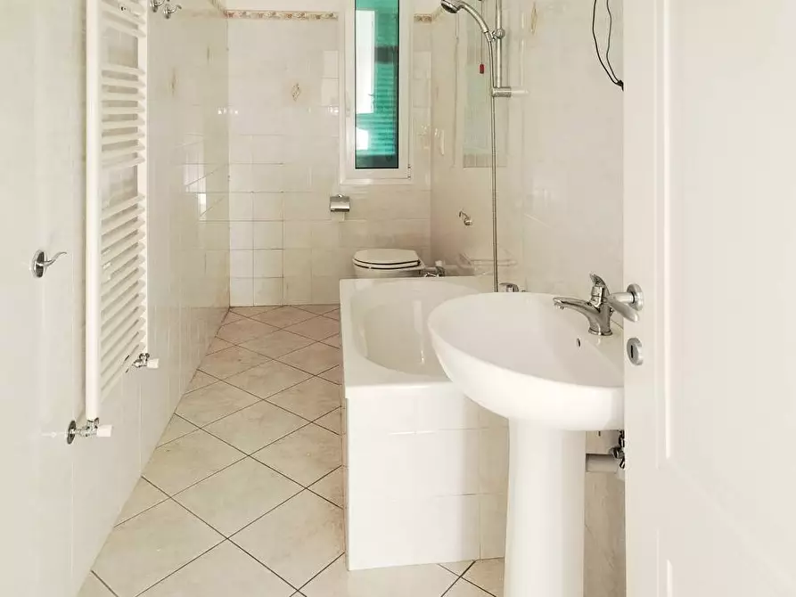 Immagine 17 di Villa in vendita  in Via dei Partigiani a Albisola Superiore