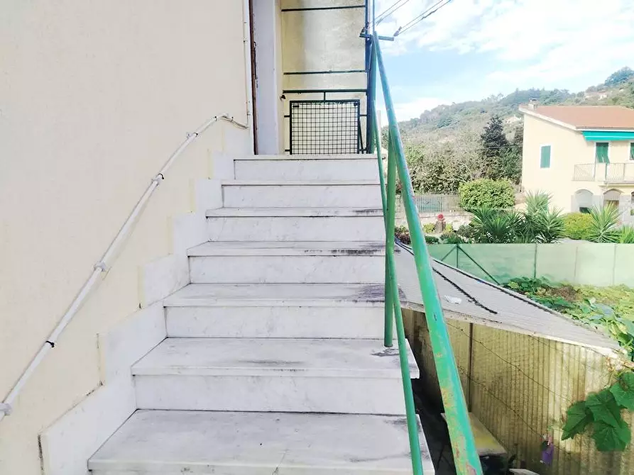 Immagine 5 di Villa in vendita  in Via dei Partigiani a Albisola Superiore