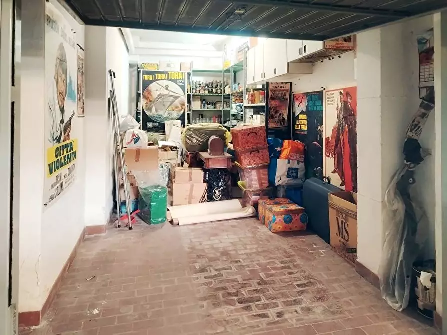 Immagine 2 di Box auto in vendita  a Albisola Superiore