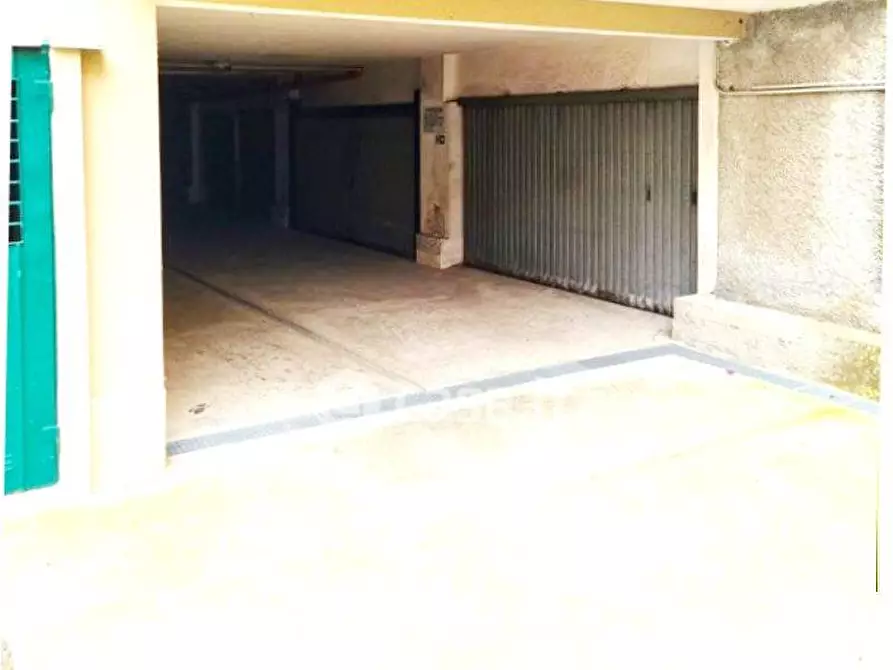 Immagine 2 di Box auto in vendita  in Via V. Veneto a Albisola Superiore