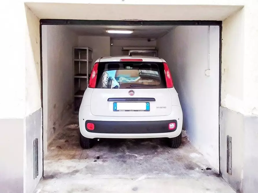 Immagine 1 di Box auto in affitto  in Via Nino Bixio a Albisola Superiore