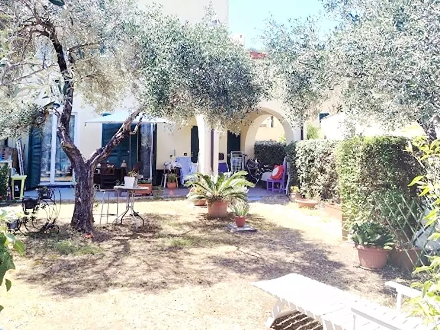 Immagine 11 di Appartamento in vendita  in Borgo degli Erchi a Albisola Superiore