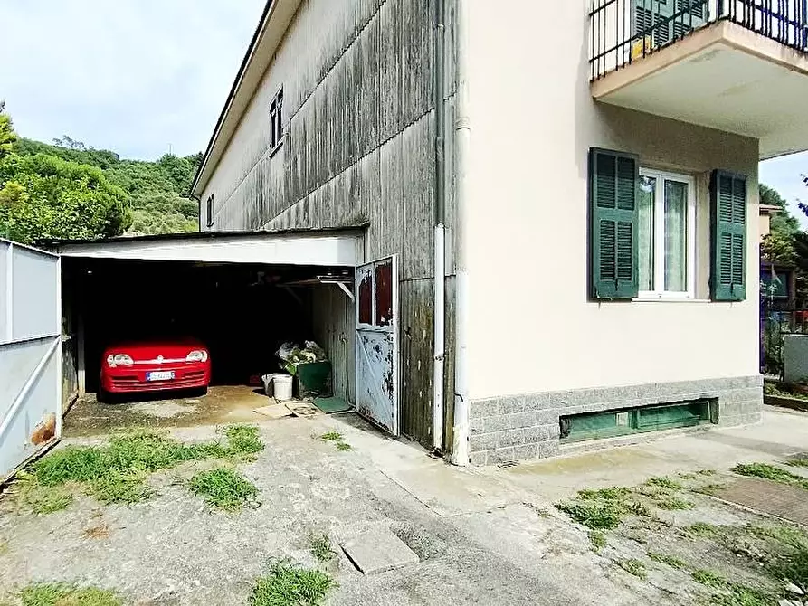 Immagine 3 di Villa in vendita  in Via dei Carabigi 18a a Albisola Superiore