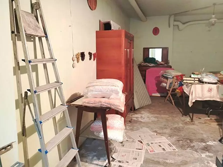 Immagine 2 di Box auto in vendita  a Albisola Superiore