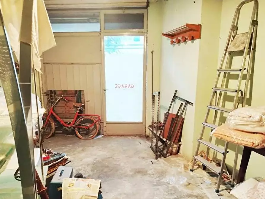 Immagine 4 di Box auto in vendita  a Albisola Superiore