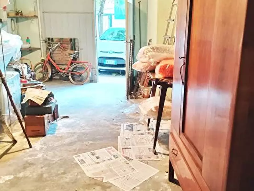 Immagine 9 di Box auto in vendita  a Albisola Superiore