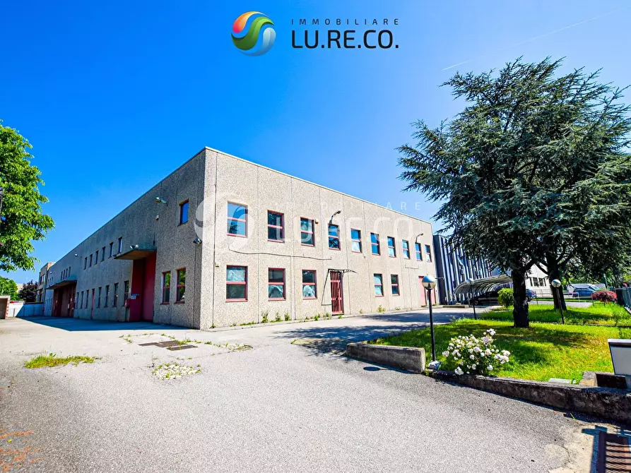 Immagine 2 di Capannone industriale in vendita  in Via Dei Tigli a Biassono