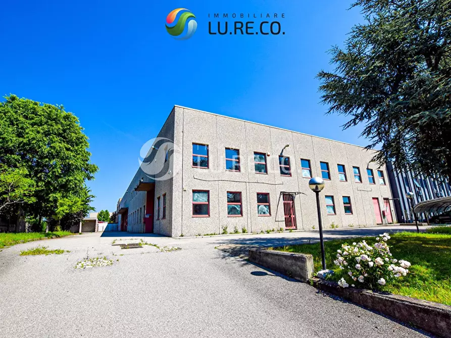 Immagine 3 di Capannone industriale in vendita  in Via Dei Tigli a Biassono