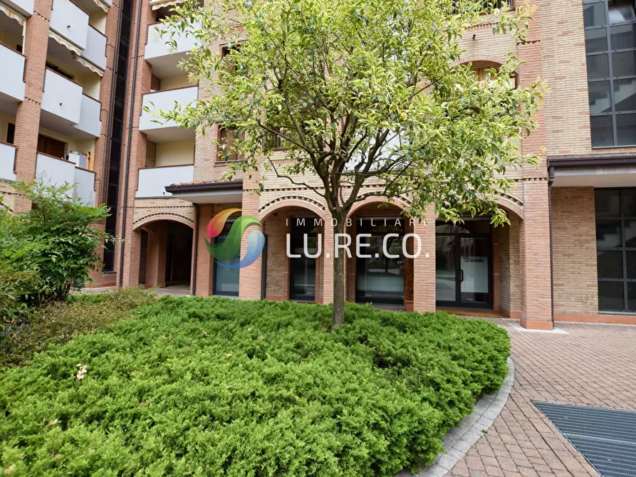 Immagine 33 di Negozio in vendita  in BRUNO SALVADORI 4 a Lissone