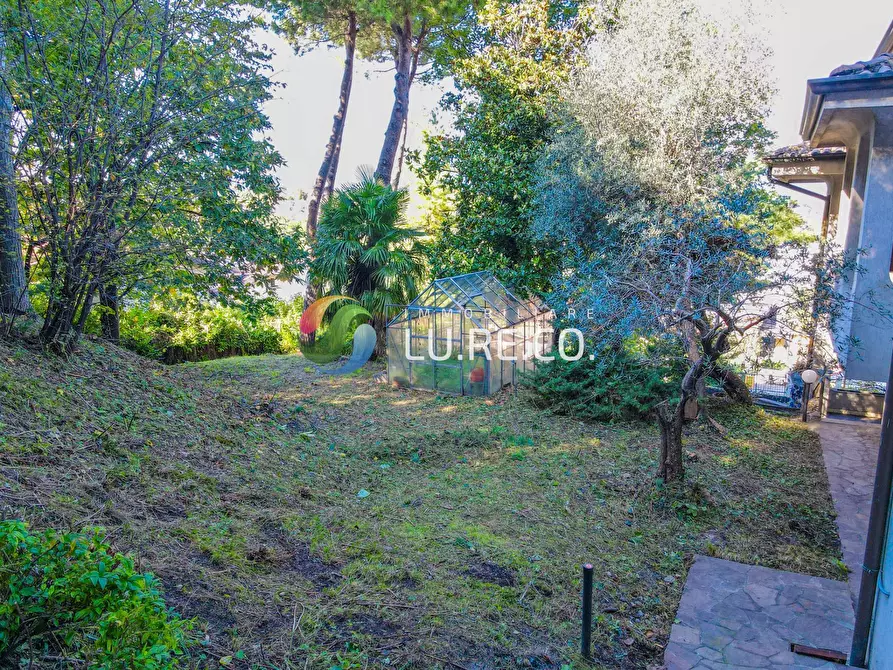 Immagine 31 di Villa in vendita  a Inverigo
