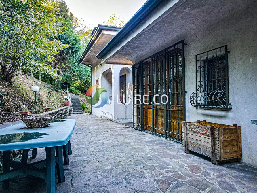 Immagine 34 di Villa in vendita  a Inverigo