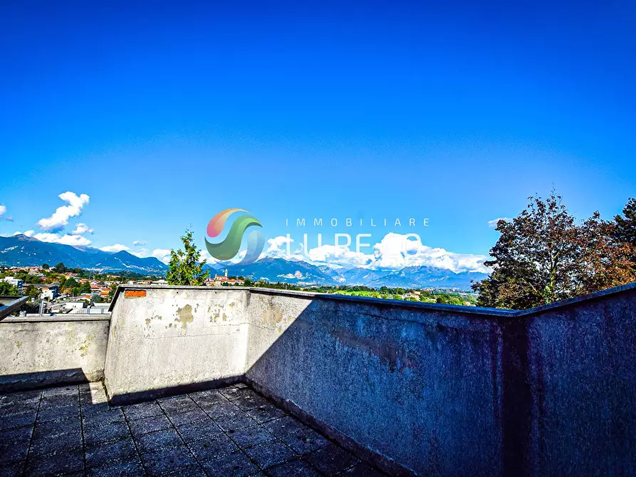 Immagine 25 di Villa in vendita  a Inverigo