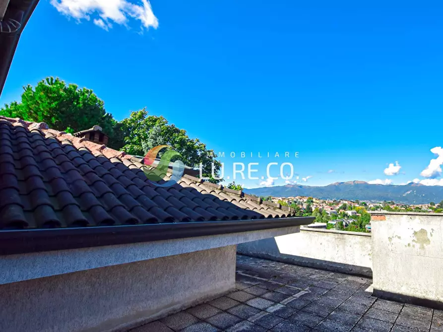 Immagine 26 di Villa in vendita  a Inverigo