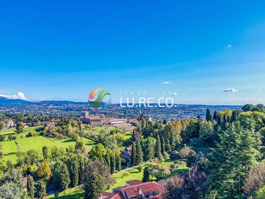 Immagine 39 di Villa in vendita  a Inverigo