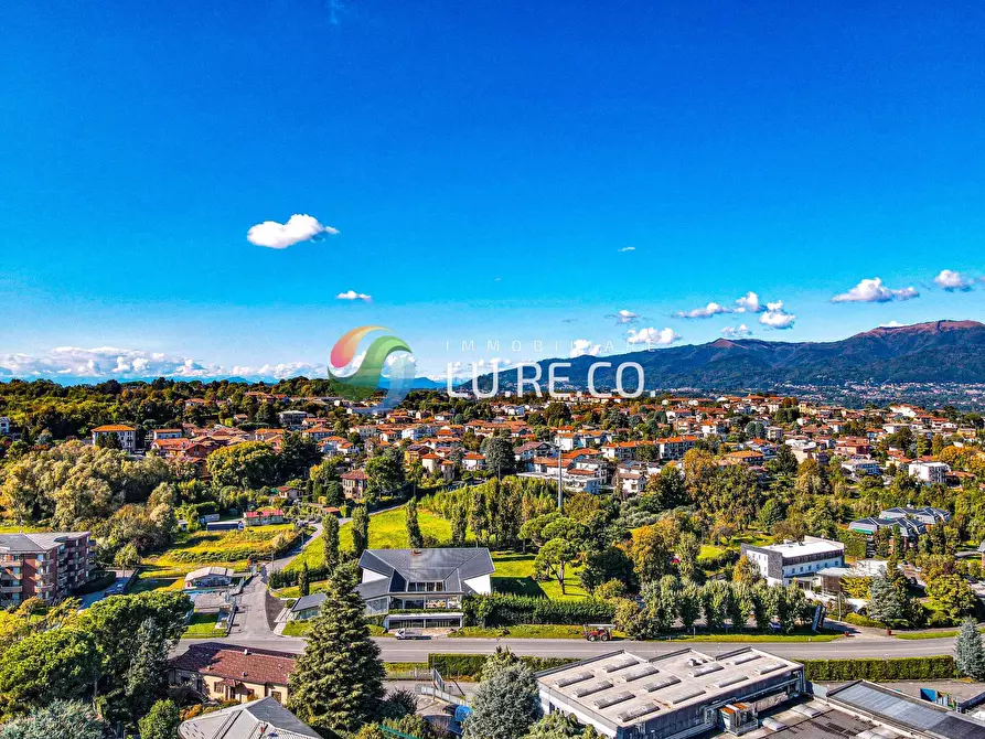 Immagine 41 di Villa in vendita  a Inverigo