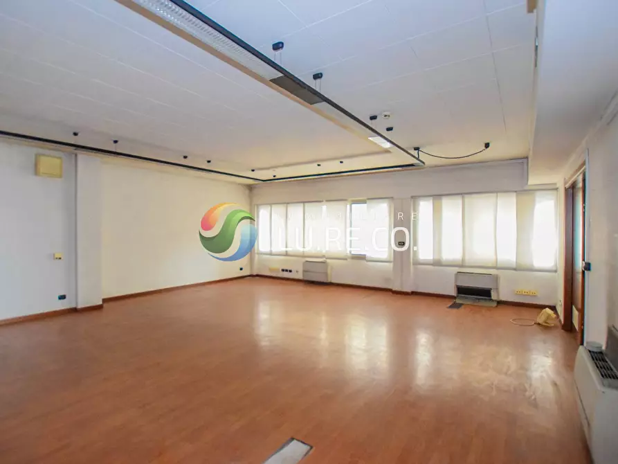 Immagine 28 di Locale commerciale in vendita  in via adua 20 a Meda