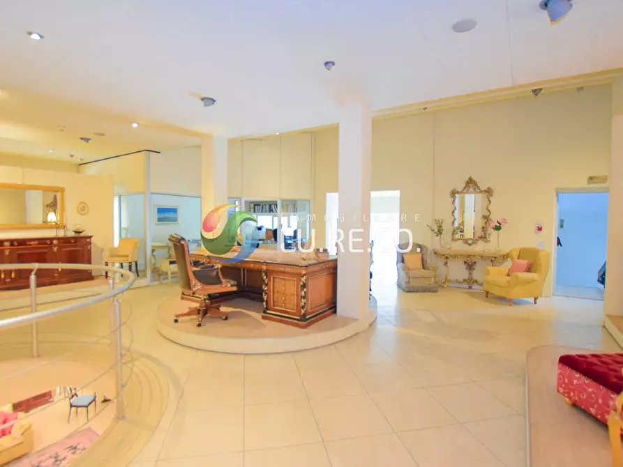 Immagine 32 di Locale commerciale in vendita  in via adua 20 a Meda