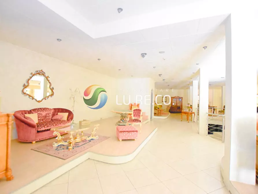 Immagine 49 di Locale commerciale in vendita  in via adua 20 a Meda