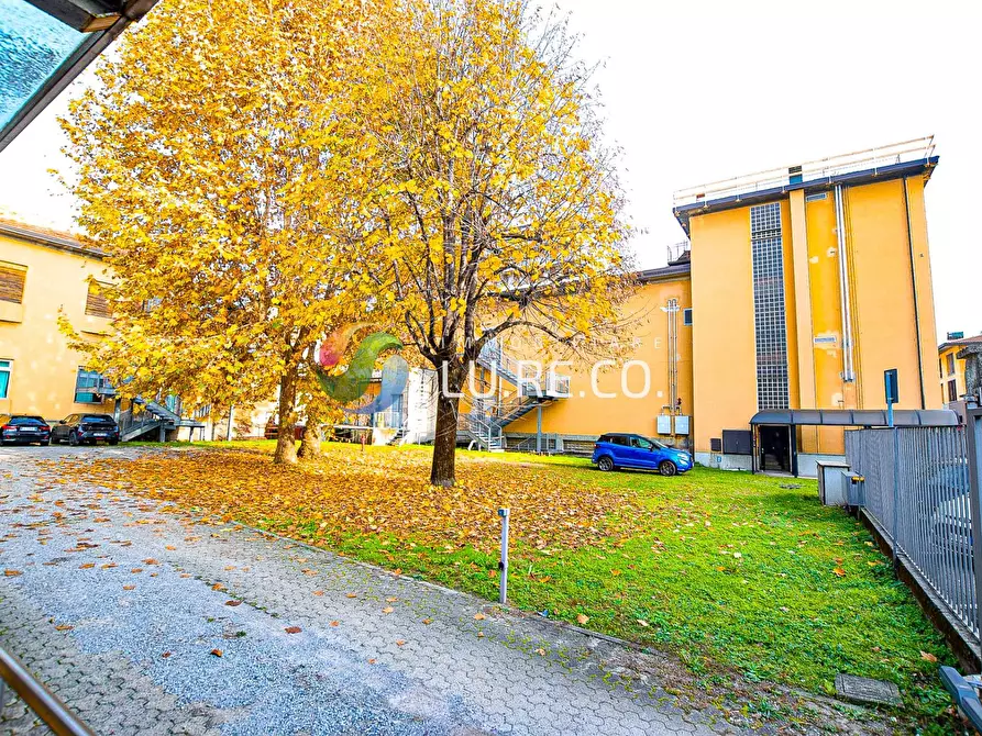 Immagine 52 di Locale commerciale in vendita  in via adua 20 a Meda