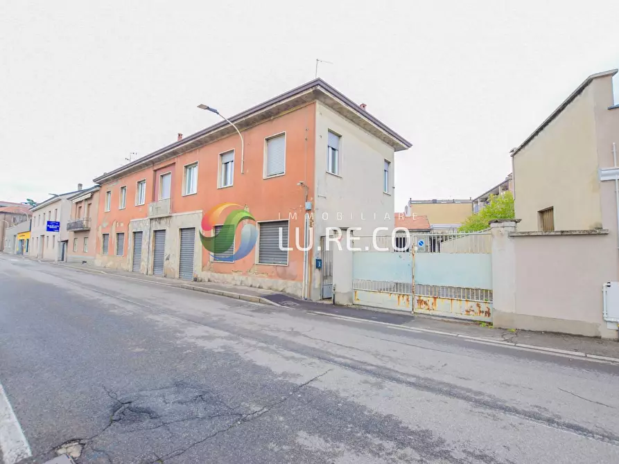 Immagine 4 di Locale commerciale in vendita  in LUINI 18 a Seregno