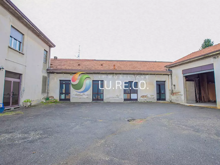 Immagine 6 di Locale commerciale in vendita  in LUINI 18 a Seregno