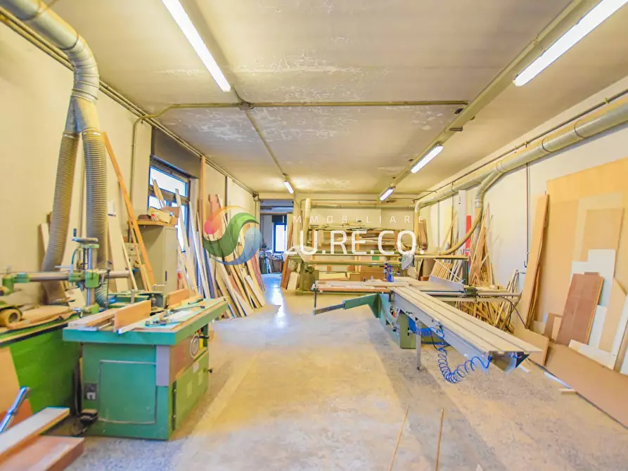 Immagine 13 di Locale commerciale in vendita  in LUINI 18 a Seregno