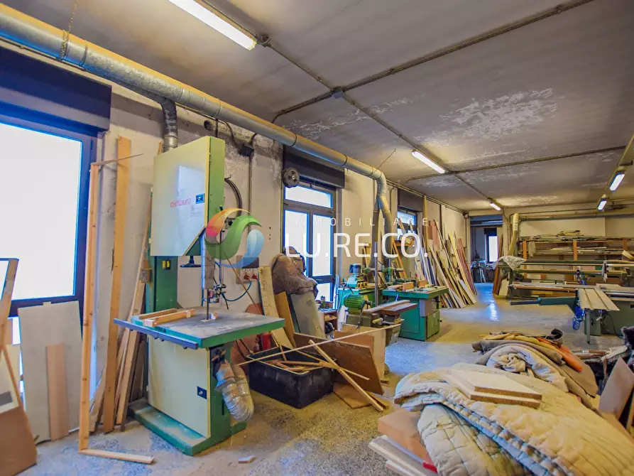 Immagine 14 di Locale commerciale in vendita  in LUINI 18 a Seregno