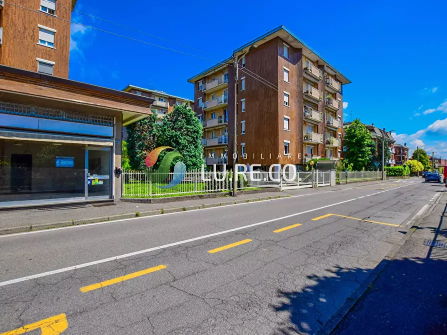 Immagine 1 di Locale commerciale in vendita  in via trieste 57 a Muggiò