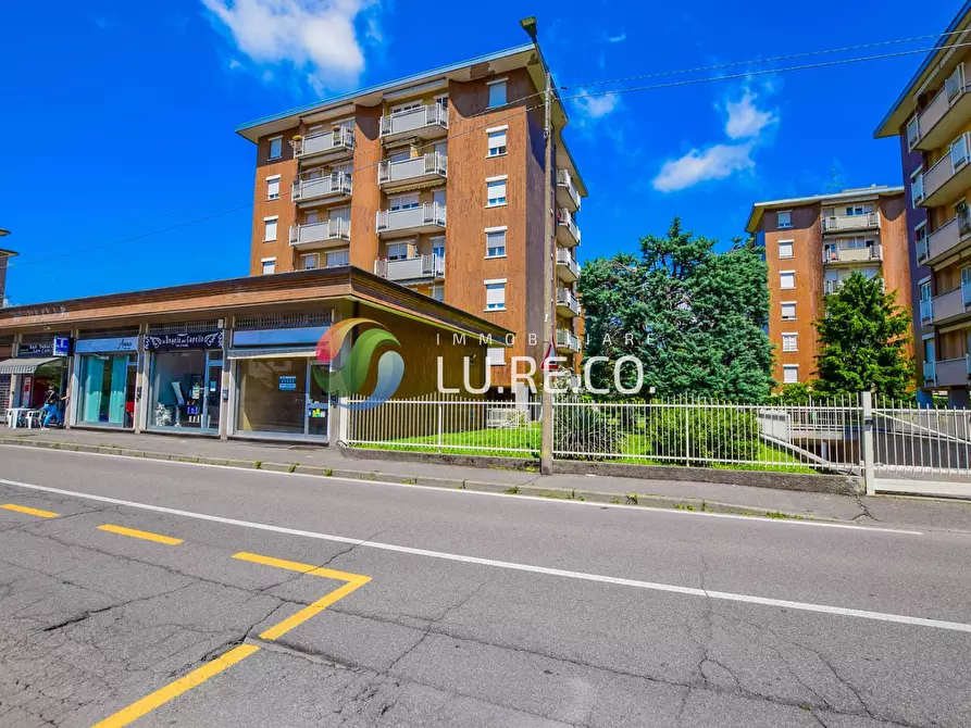 Immagine 3 di Locale commerciale in vendita  in via trieste 57 a Muggiò