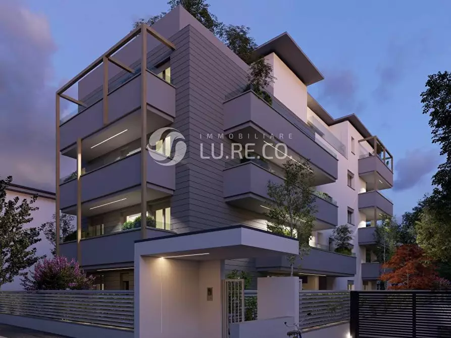 Immagine 1 di Appartamento in vendita  in via perosi a Monza