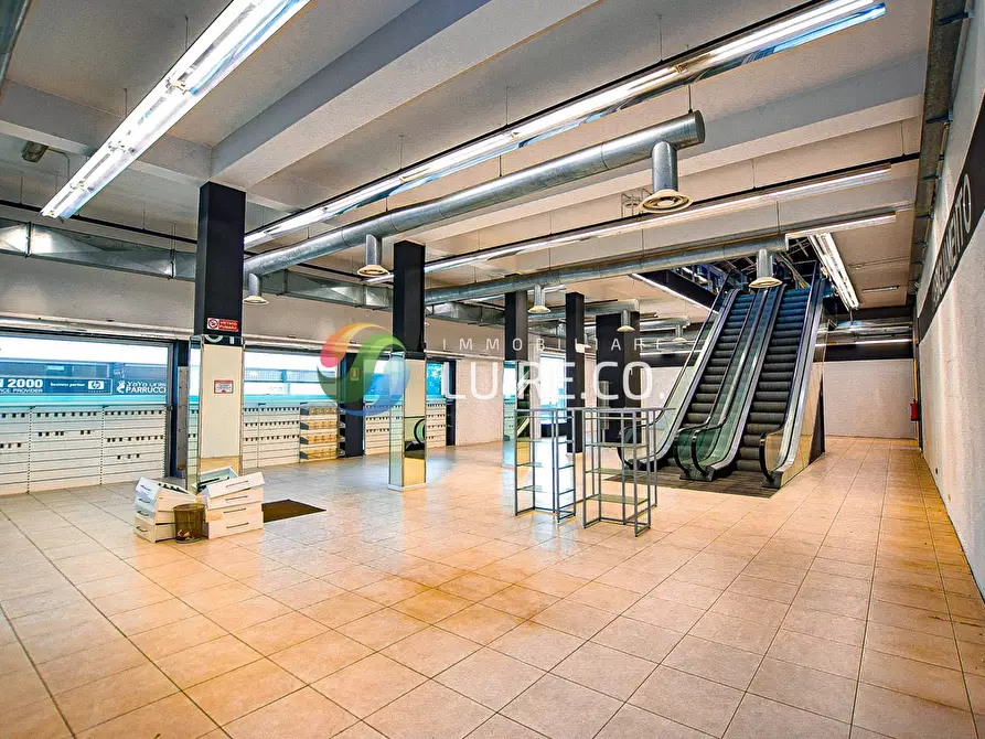 Immagine 4 di Locale commerciale in vendita  in via indipendenza 38 a Meda