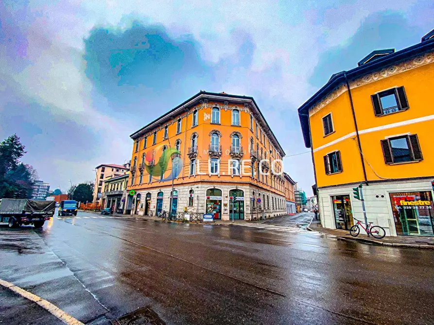 appartamento in vendita a Monza in zona Centro Storico