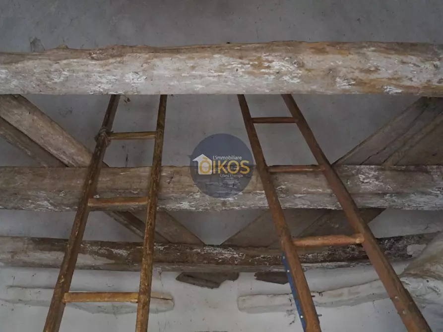 Immagine 61 di Rustico / casale in vendita  in via Colucci a Alberobello