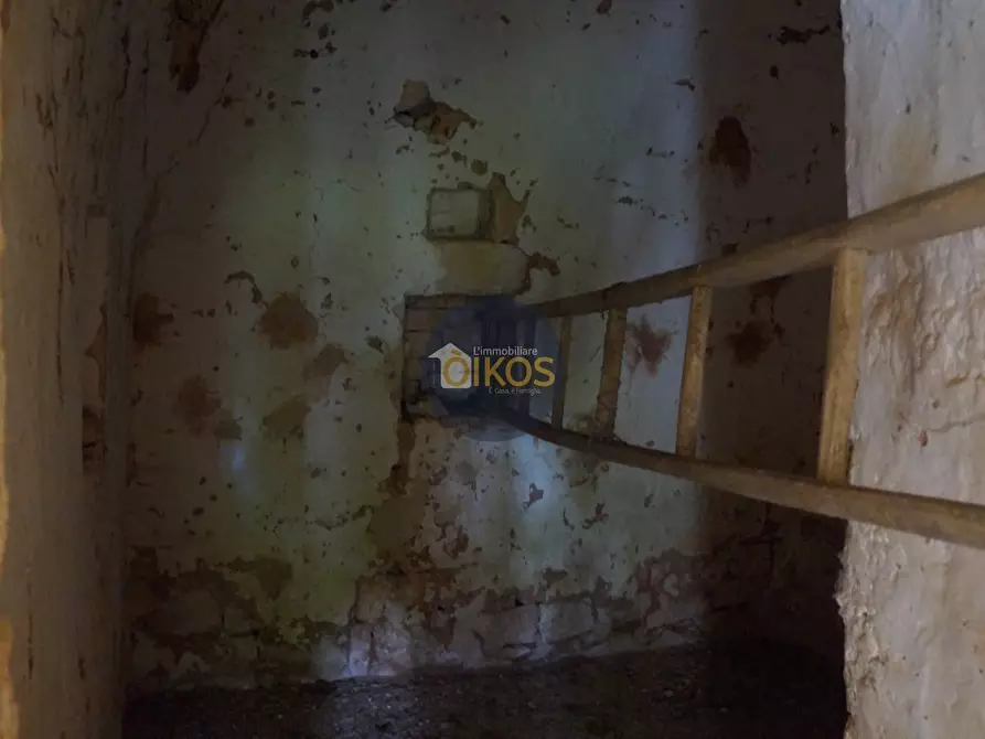Immagine 74 di Rustico / casale in vendita  in via Colucci a Alberobello