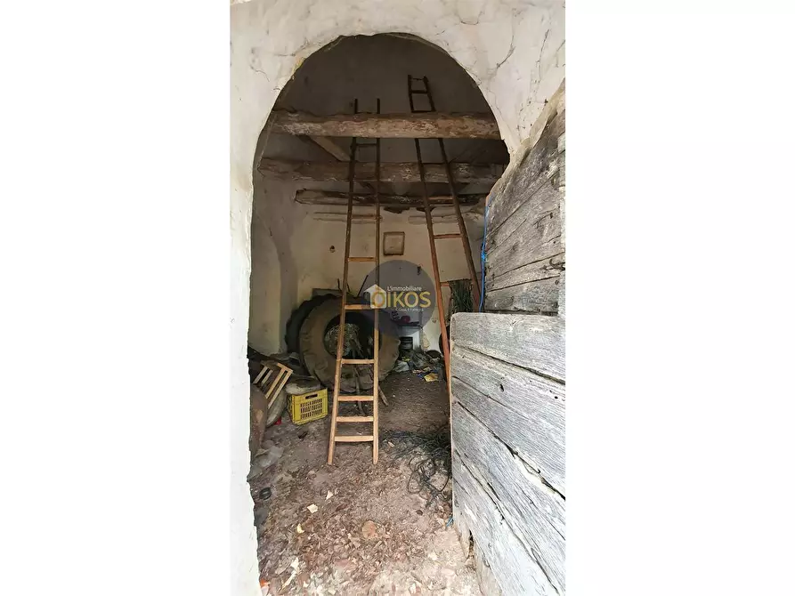 Immagine 98 di Rustico / casale in vendita  in via Colucci a Alberobello