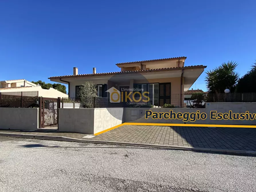 Immagine 101 di Villetta a schiera in vendita  in Via Vittorio Veneto 144 a Monopoli