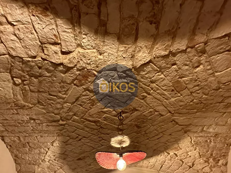 Immagine 42 di Locale commerciale in vendita  in Piazza Aldo Moro 50 a Adelfia