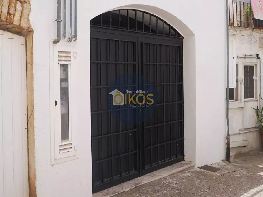 Immagine 51 di Locale commerciale in vendita  in Piazza Aldo Moro 50 a Adelfia