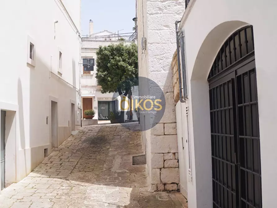 Immagine 52 di Locale commerciale in vendita  in Piazza Aldo Moro 50 a Adelfia