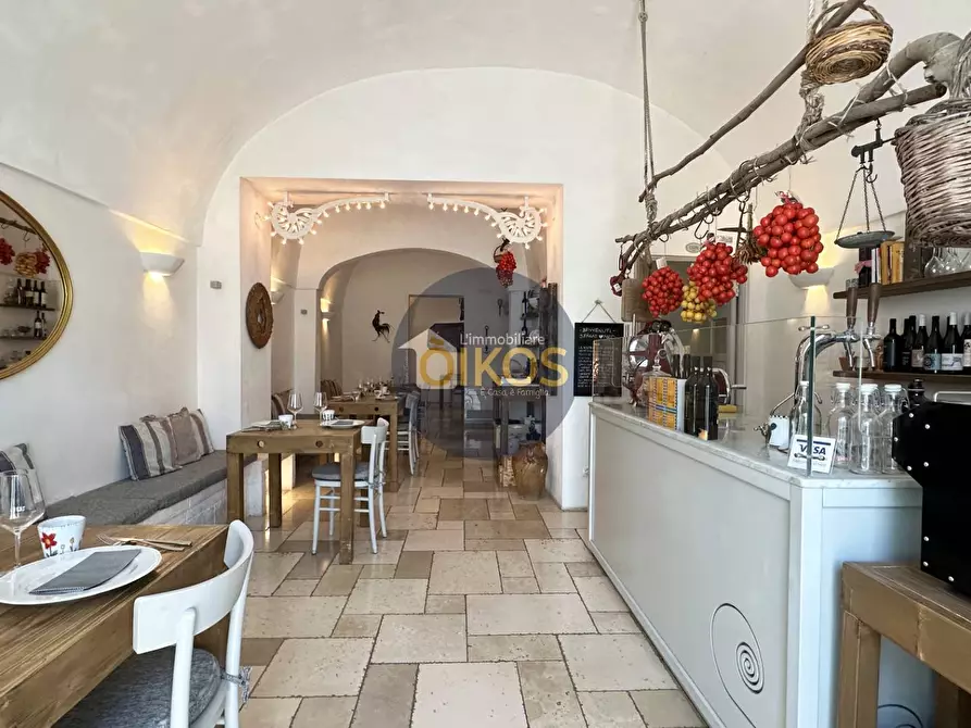 Immagine 3 di Attività commerciale in vendita  in Piazza Vittorio Emanuele 39 a Monopoli